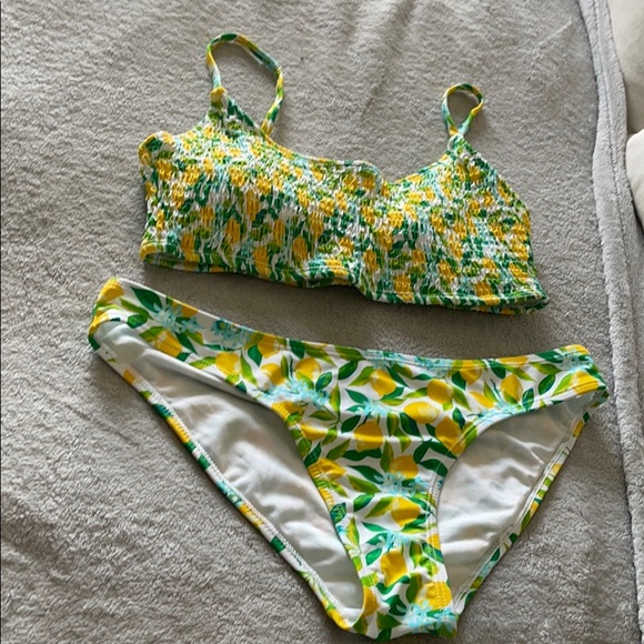 CABANA De Sol || Lemon 2 Piece Bikini - Picture 2 of 3